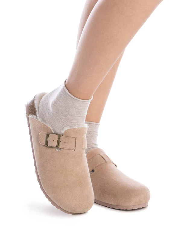 X.ti 143240 cream slip on