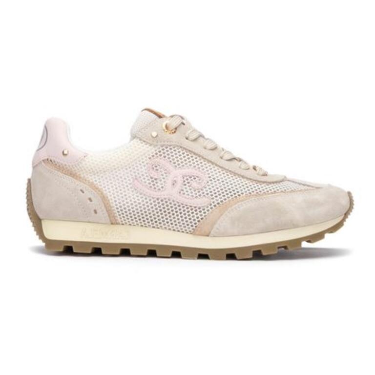 Carmela 163213 trainer