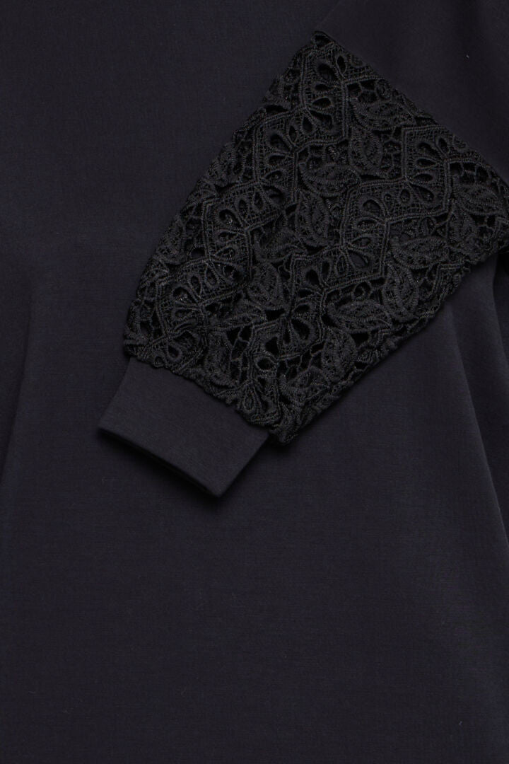 Bypusti lace sweatshirt (black)
