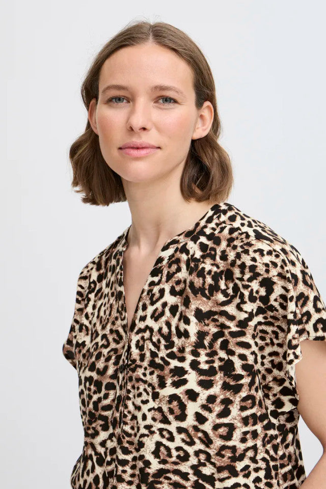 Bymmjoella v-neck top birch leopard