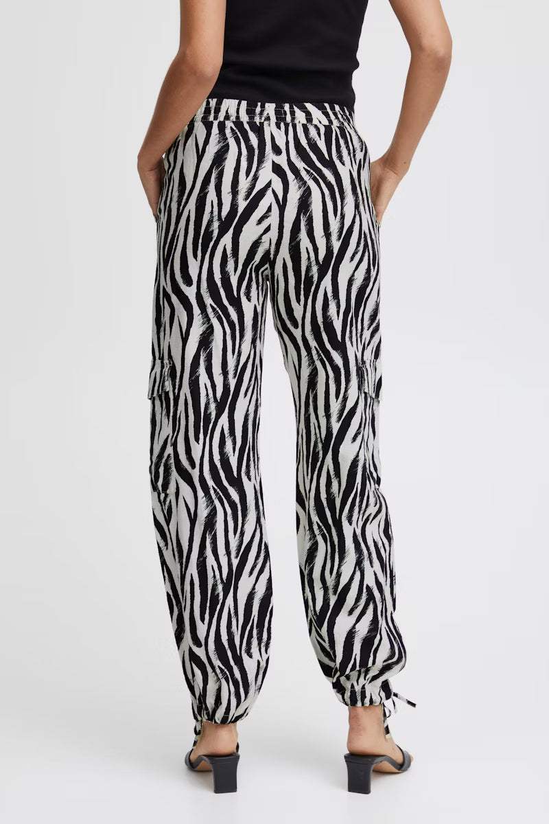 Byfalakka Cargo Pants (black animal mix)