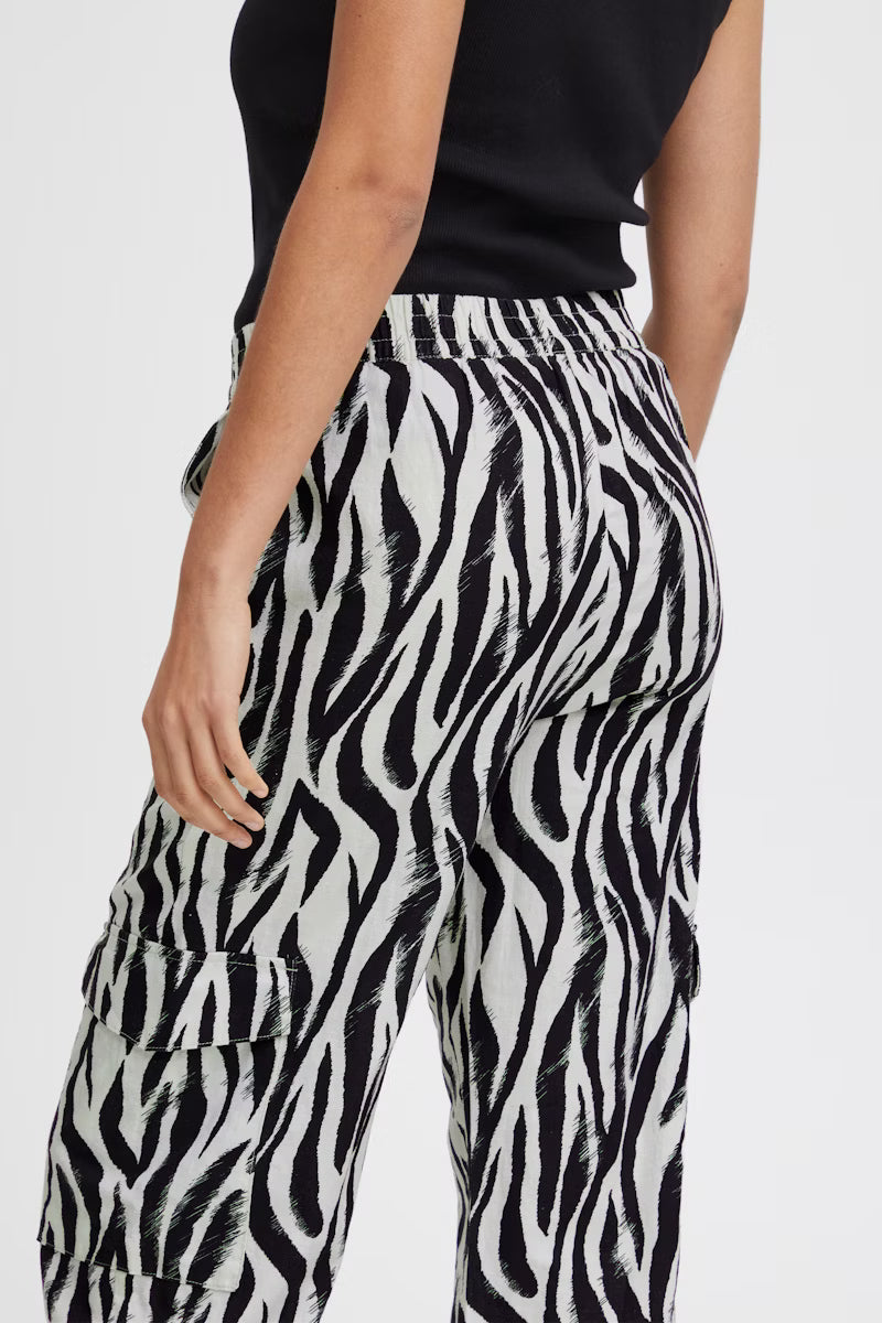 Byfalakka Cargo Pants (black animal mix)