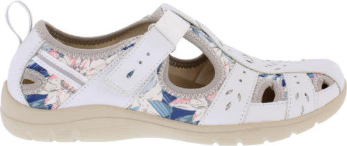 Free spirit Cleveland white slip on
