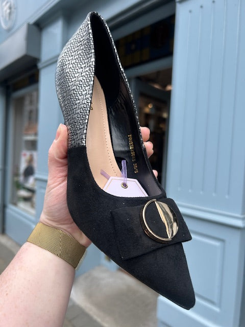 Four Seasons Black Heel