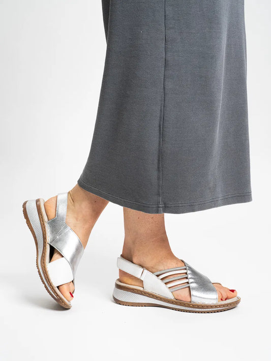 Ara Hawaii silver sandal 12-29012-12