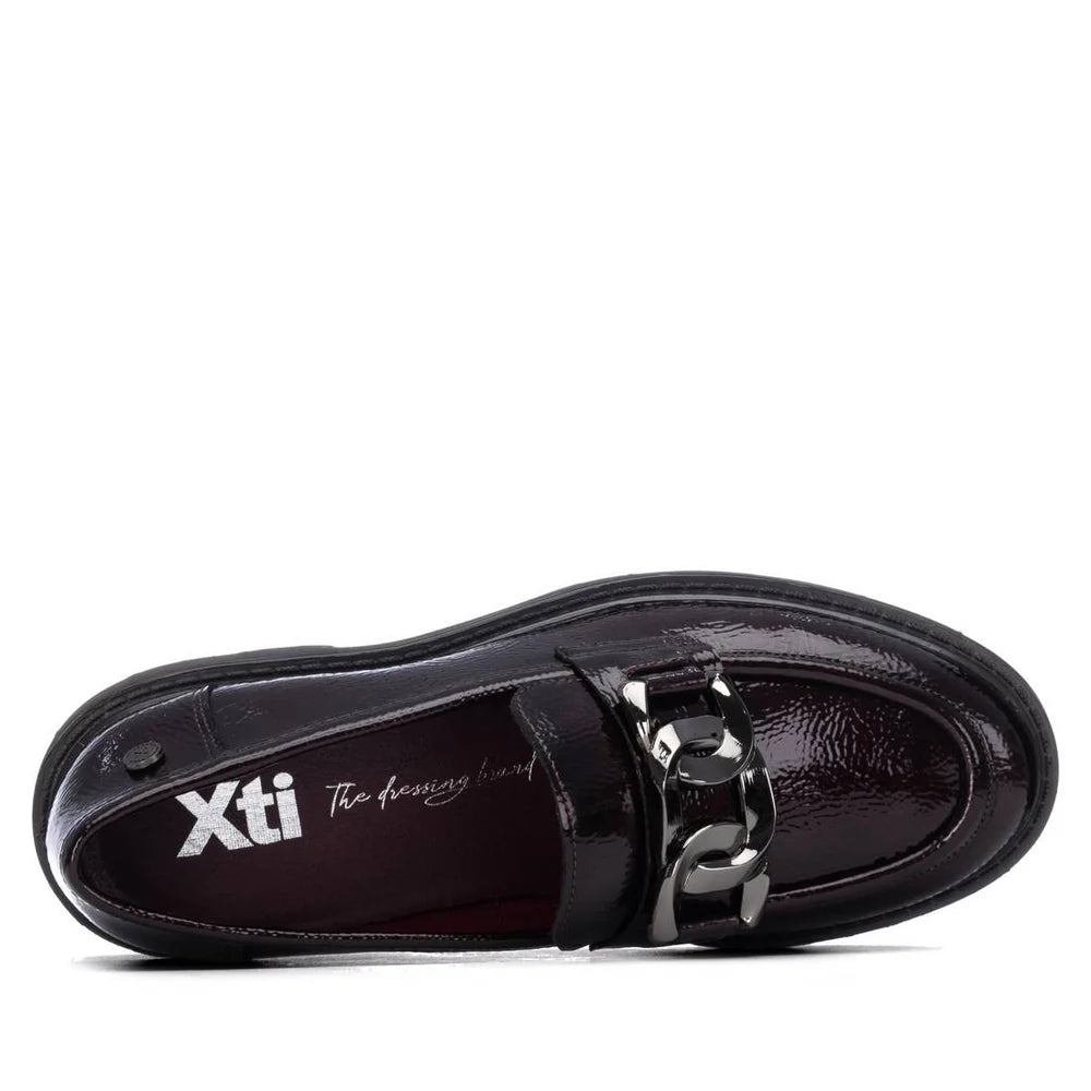 Xti Burgundy Patent Loafer 146258
