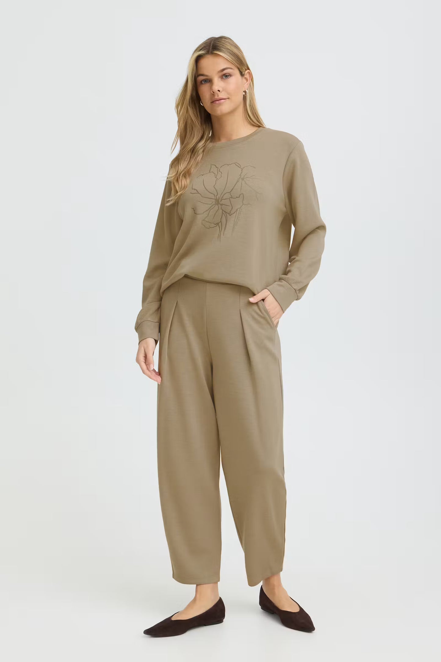Fraurora Pullover (Draw Flower Overland Trek)