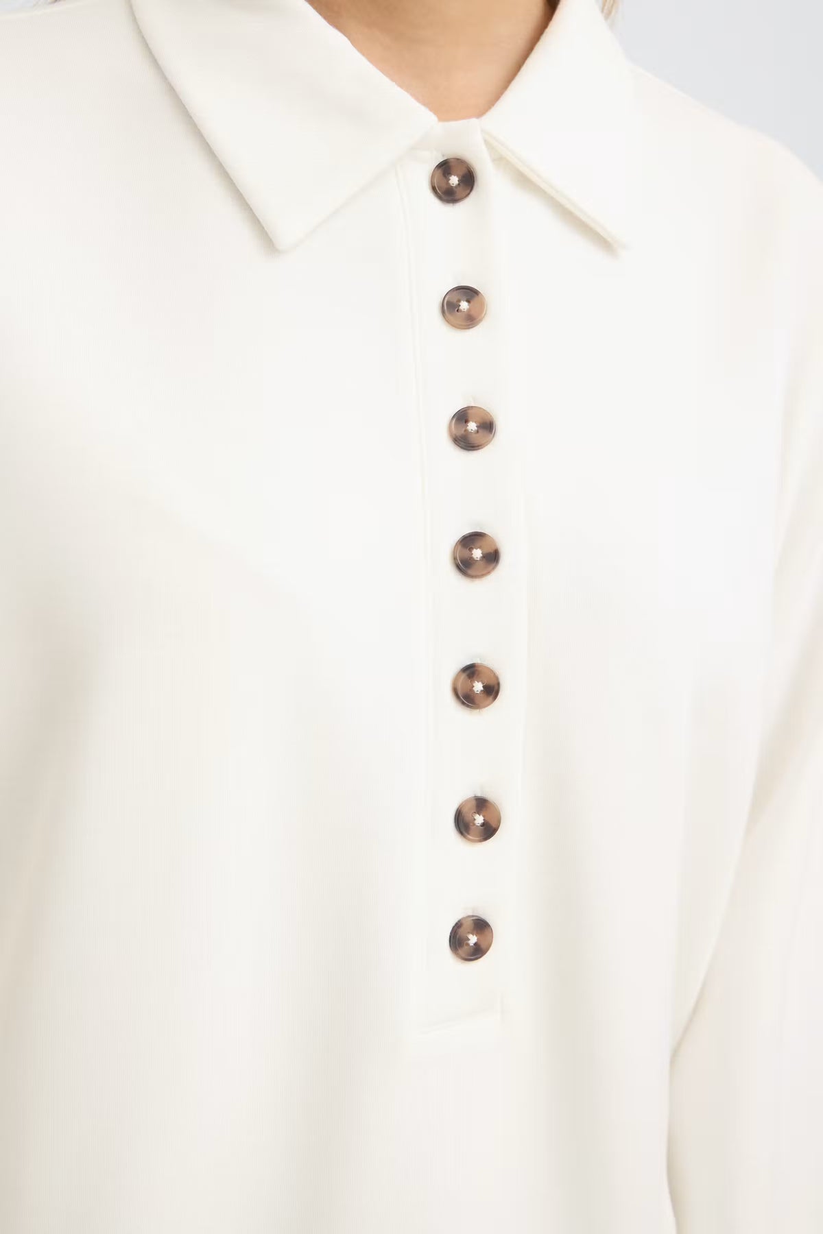 Fraurora Pullover 20 (White)