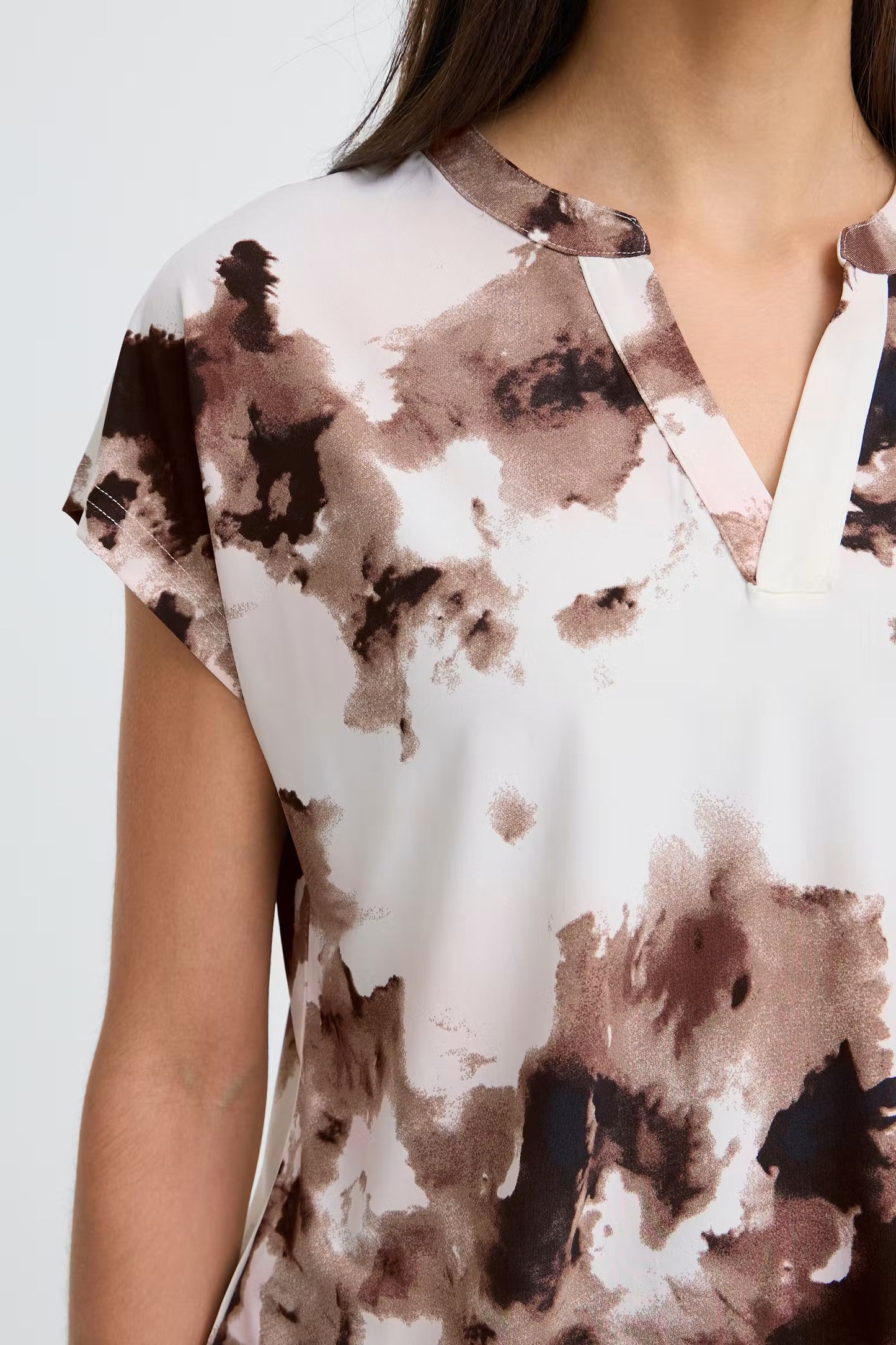 Frseen Tee 10 (Watercolour Bloom Rum Raisin)