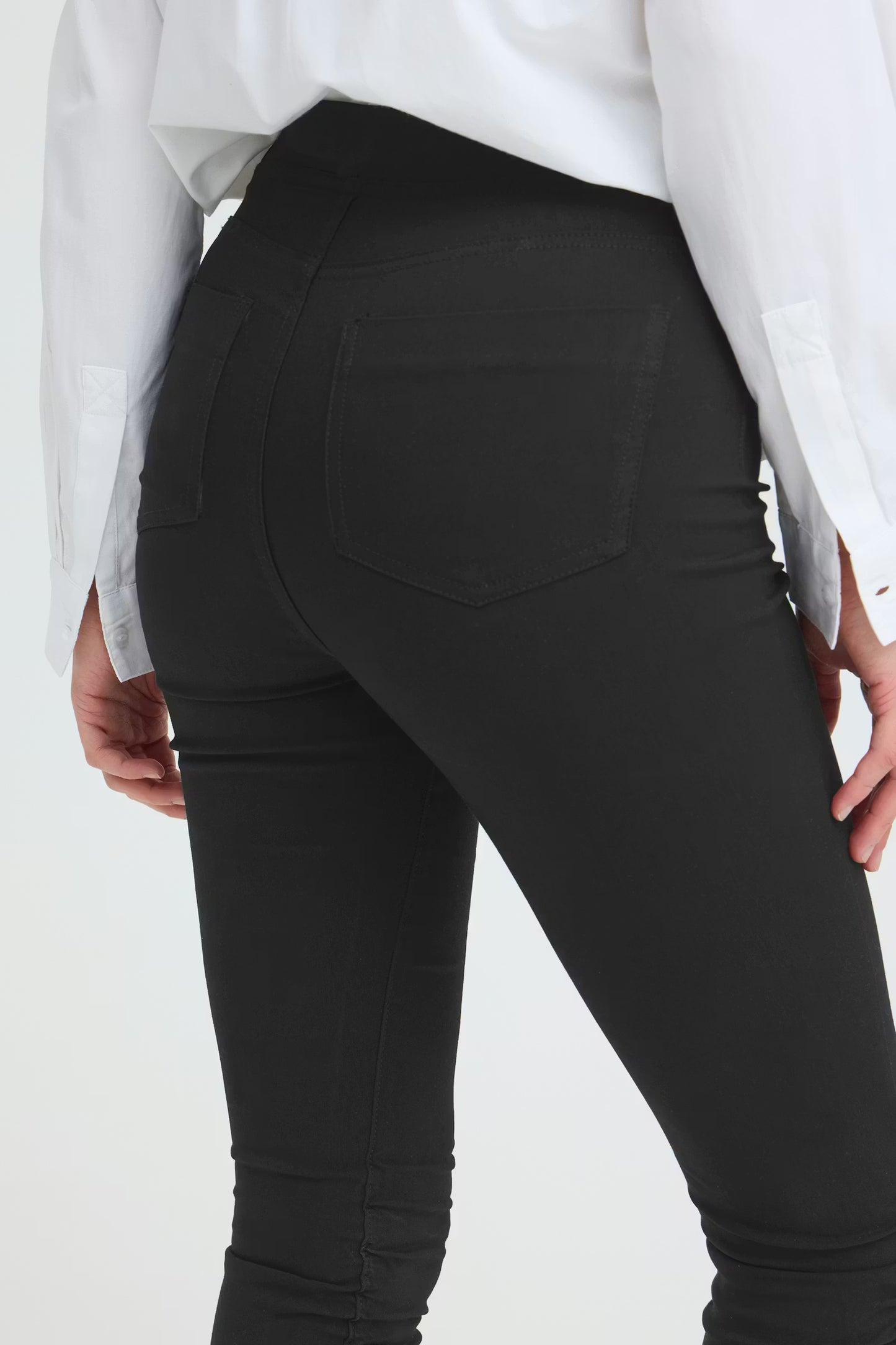 BYKEIRA Bydixi Capri Black