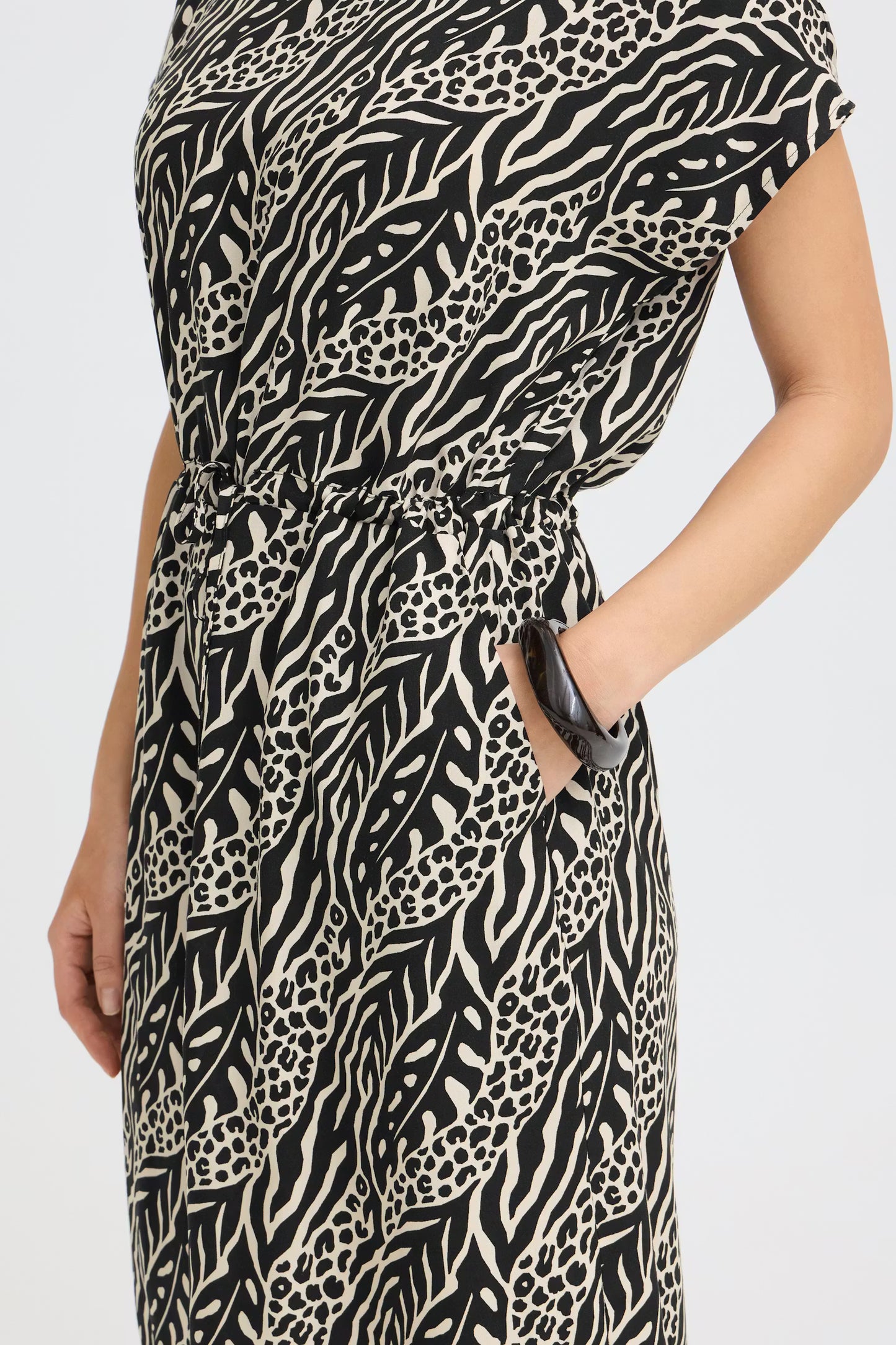 Bymmjoella O Neck Dress - Black