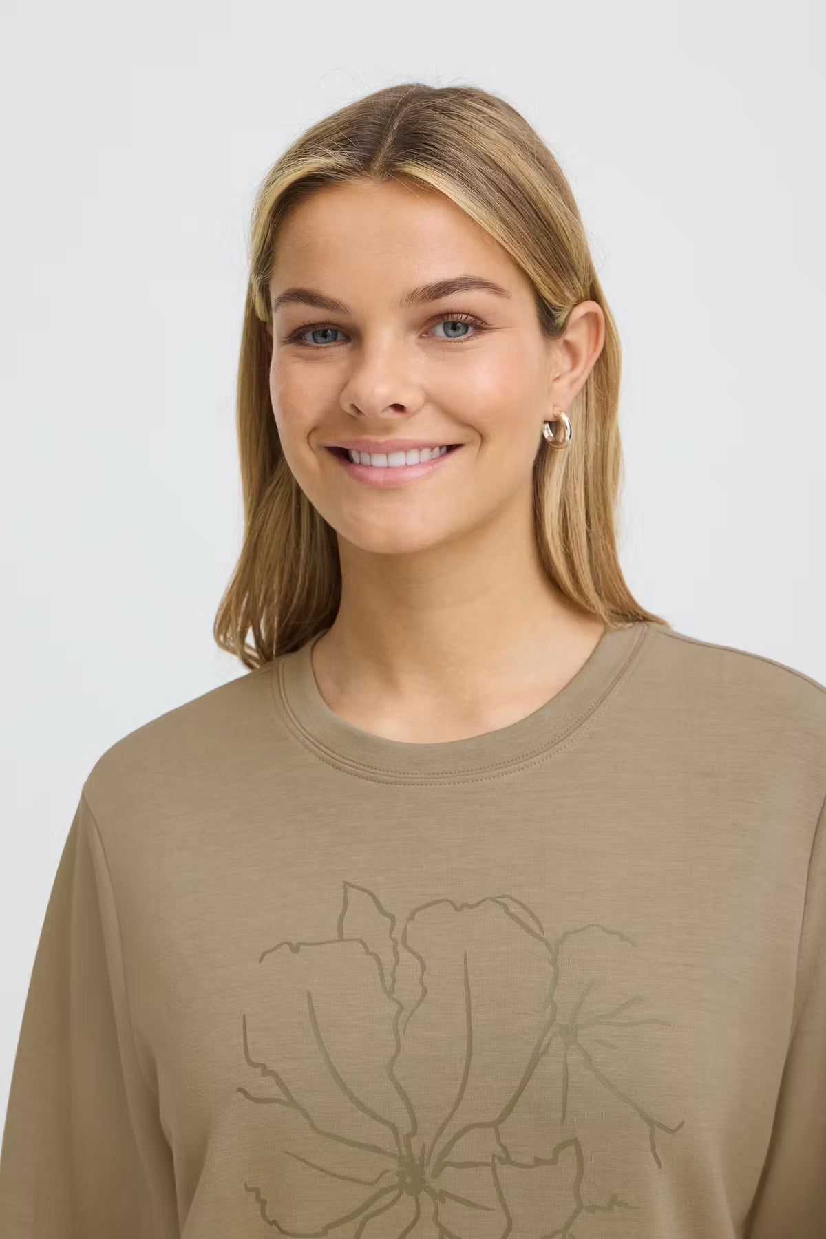 Fraurora Pullover (Draw Flower Overland Trek)