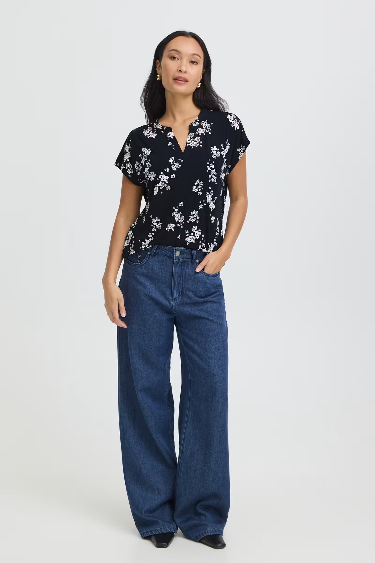 Frseen Tee 10 ( Scatter Floral Salute)