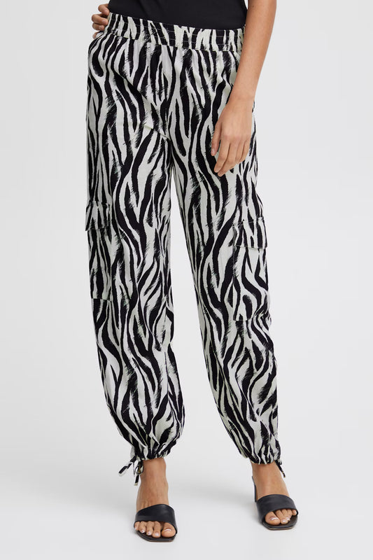 Byfalakka Cargo Pants (black animal mix)