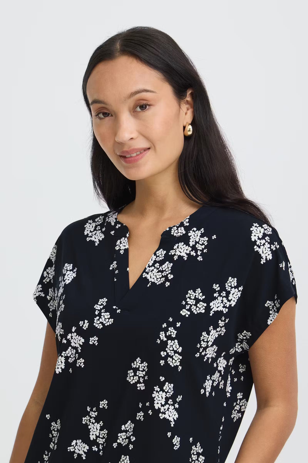 Frseen Tee 10 ( Scatter Floral Salute)