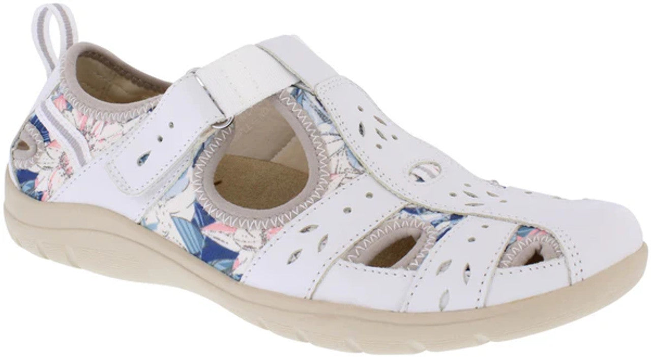 Free spirit Cleveland white slip on
