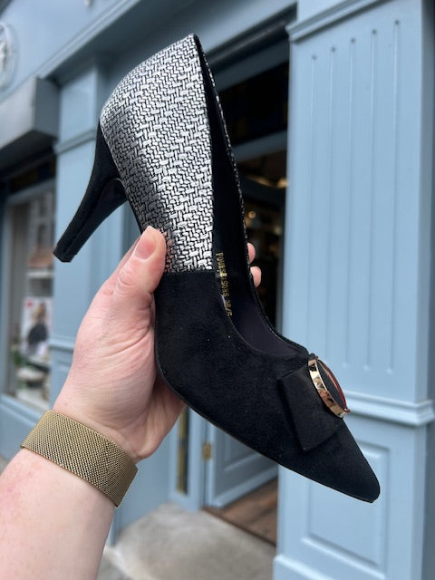 Four Seasons Black Heel