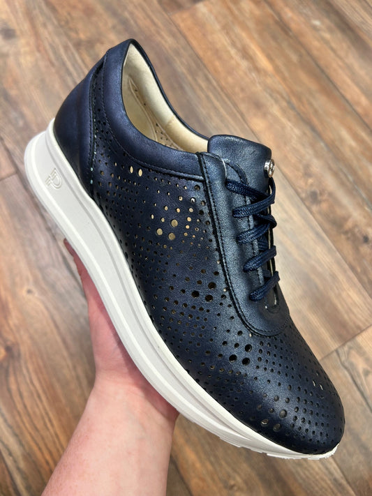 Pitillos navy lace up 10410