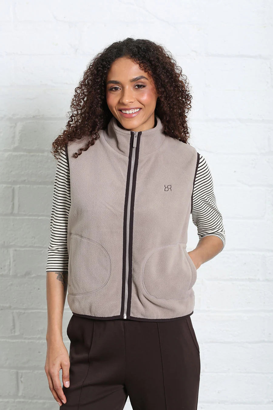 Relax & Renew Tilly Borg Gilet Taupe