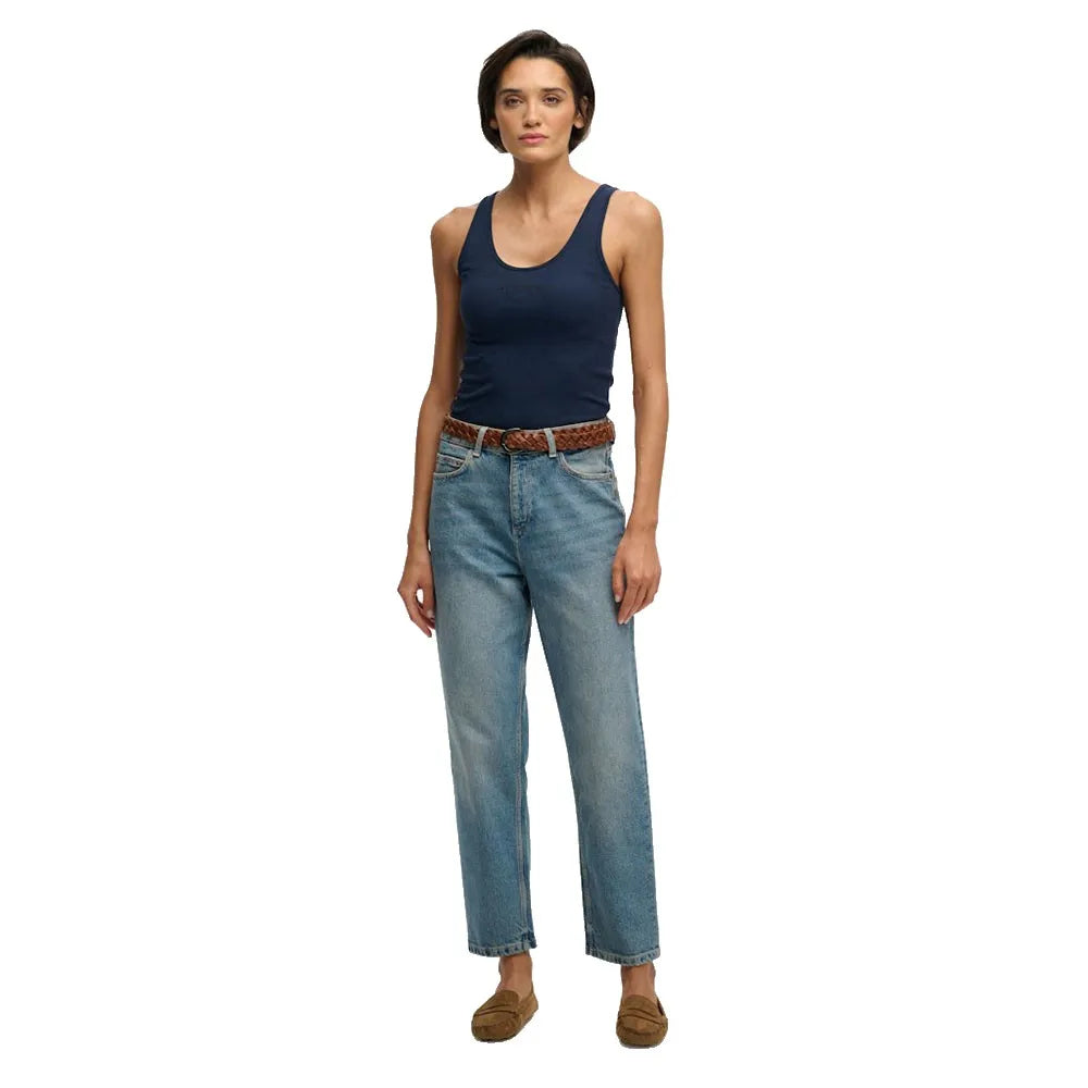 Essential Logo Scoop Vest